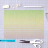 Witte horizontale strepen op een parelspectrum tissuepapier (Craft)