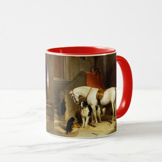 WITTE HORSE MET HONDEN EN DALCONS IN STABIEL MOK (Voorkant rechts)