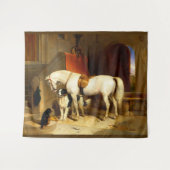 WITTE HORSE MET HONDEN EN DALCONS IN STABIEL WANDKLEED (Voorkant (horizontaal))