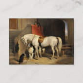 WITTE HORSE MET HONDEN EN DALCONS IN STABLE Green Visitekaartje (Achterkant)