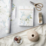 Witte Hortensia Blauwe Bloem Bruiloftsdouche Cadeaupapier<br><div class="desc">Mooie witte hortensia's vermengd met blauwe bloemen en zachte groene planten werden gebruikt om dit mooie cadeauverpakkings papier te maken.</div>