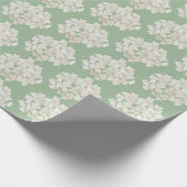 Witte hortensia op salie groen cadeaupapier (Hoek)