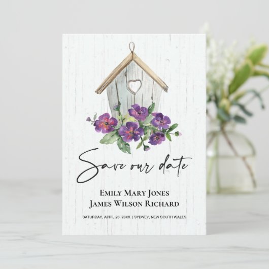 WITTE HOUDEN RUSTIC PAARS FLORAAL BIRDHOUSE SAVE THE DATE (Staand voorkant)