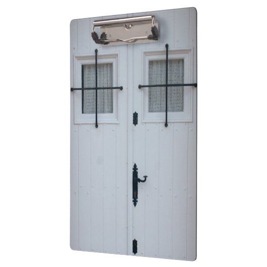 Witte houten deur met zwart ijzerwerk klembord (Links)