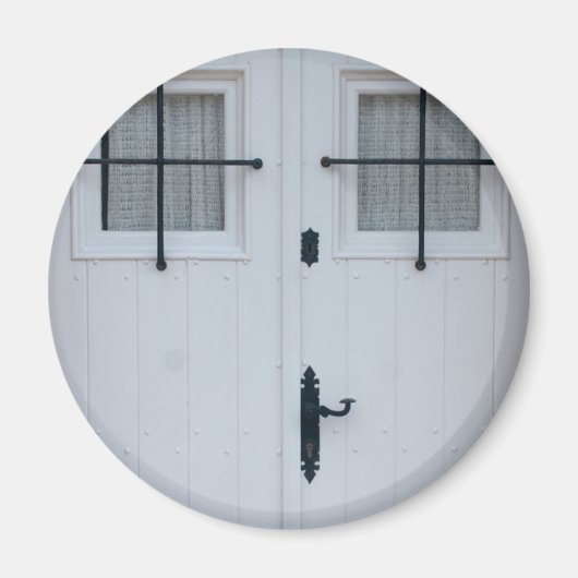 Witte houten deur met zwart ijzerwerk magneet (Voorkant)