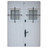 Witte houten deur met zwarte, witte, strijkbanden klembord (Achterkant)