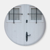 Witte houten deur met zwarte, witte, strijkbanden magneet (Voorkant)