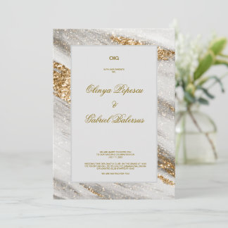 Witte huwelijksuitnodiging met gouden penseelstrek kaart