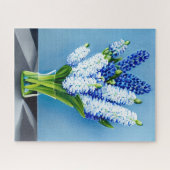 Witte hyacinten in een glazen vaas op blauw legpuzzel (Horizontaal)