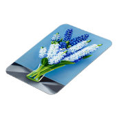Witte hyacinten in een glazen vaas op blauw magneet (Linkerzijde)