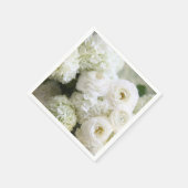 Witte hydrangeas en ranunculus servetten (Hoek)