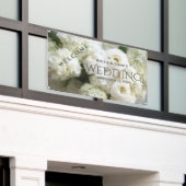 Witte hydrangeas en ranunculus spandoek (Buitenkant Gebouw)
