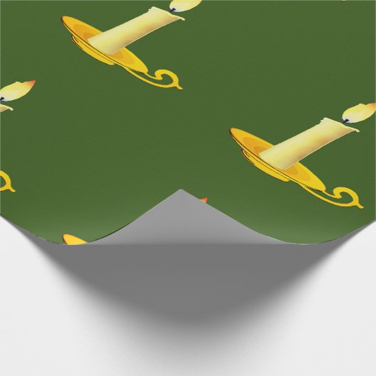 Witte kaarsen op groen inpakpapier (Hoek)