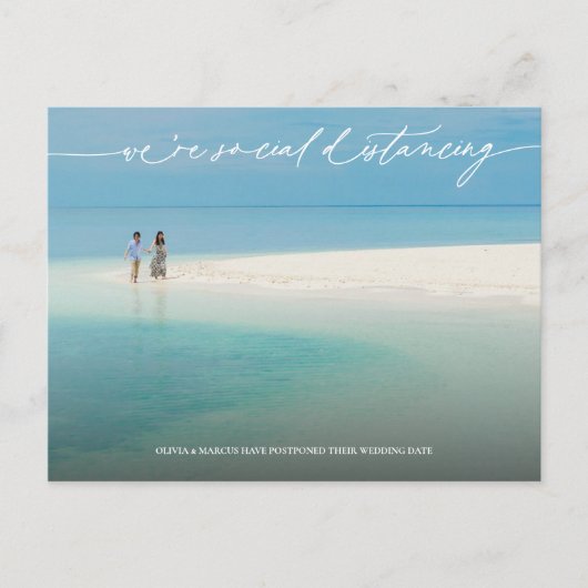 Witte kalligrafie Social Distancing Wedding Delay Briefkaart (Voorkant)