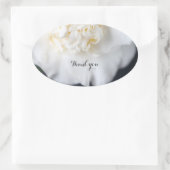 Witte kamellia op donkere achtergrond ovale sticker (Tas)