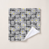 Witte kamille bloemen op zwart wit geruit door bad handdoek (Wasdoekje)