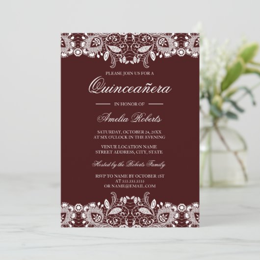 witte kant Bourgondische Quinceanera Invitation Kaart (Staand voorkant)
