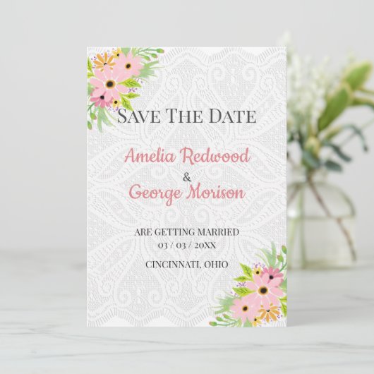 Witte kant en bloemen save the date (Staand voorkant)