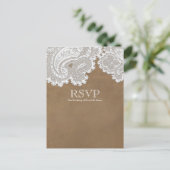 Witte kant en bruine rustieke elegante trouw-RSVP Uitnodiging Briefkaart (Staand voorkant)