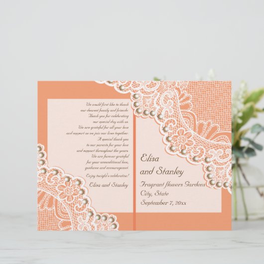 Witte kant en parelkoraal oranje trouwprogramma (Staand voorkant)