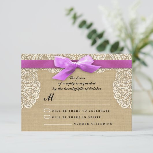 Witte kant lint en jute bruiloft RSVP kaarten (Staand voorkant)