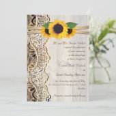Witte kant, lint & zonnebloemen op houten huwelijk kaart (Staand voorkant)