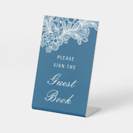 Witte kant op blauw gastenboek reclamebord met voetstuk