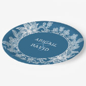 Witte kant op blauwe bruiloft papieren bordje (Gekanteld)