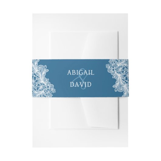 Witte kant op blauwe bruiloft uitnodigingen wikkel (Voorkant Voorbeeld)