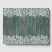 Witte kant op mos-groene houten textuur gastenboek (Achterkant)