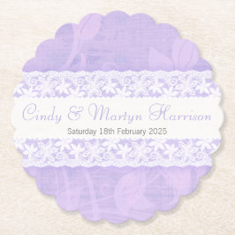 Witte kant op paarse aangepaste bruiloft papier on ronde kartonnen onderzetter
