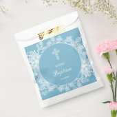 Witte kant op pastelblauwe doop bedankzakje (Gezegeld)