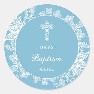 Witte kant op pastelblauwe doop ronde sticker