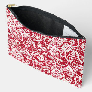 Witte kant op rood etui