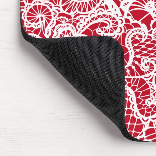 Witte kant op rood muismat (Hoek)