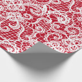 Witte kant op rood omslagpapier cadeaupapier (Hoek)
