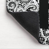 Witte kant op zwart met monogram muismat (Hoek)