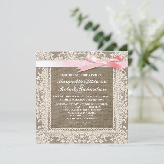 Witte kant roze boog & jute bruiloft uitnodigingen (Staand voorkant)