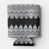 Witte kant vormt een delicate grens tegen zwart blikjeskoeler (Achterkant)