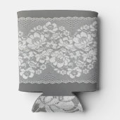 Witte kanten stof, grijze achtergrond textuur. blikjeskoeler (Achterkant)