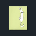 Witte kat die blijft hangen met wetten canvas afdruk<br><div class="desc">Wilde en Crazy White Cat Holding met Claws. Voeg wat lol toe aan je woonruimte met de kunst van deze grappige kat minnaar. Dat maakt een groot cadeau voor katten. Een origineel ontwerp ©Jenn Kay.</div>
