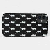 Witte kat geïsoleerd op zwart stippenpatroon Case-Mate iPhone case (Achterkant (horizontaal))