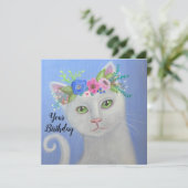 Witte Kat I Bloemenkroon Whimsical Kunst (Staand voorkant)