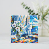 Witte kat in venster sill kijken uit op de oceaan (Staand voorkant)