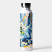 Witte kat in venster sill kijken uit op de oceaan waterfles (Links)