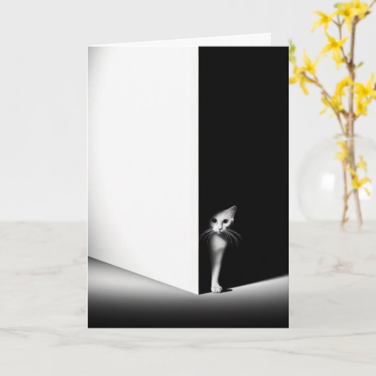 Witte kat in zwarte schaduwen kaart (Gele Bloem)