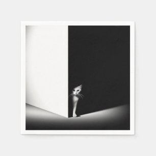Witte kat in zwarte schaduwen servet