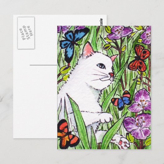 Witte kat jaagt op vlinders uit bloemen briefkaart (Voorkant / Achterkant)