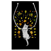 Witte kat met herfstbladeren klein cadeauzakje (Achterkant)