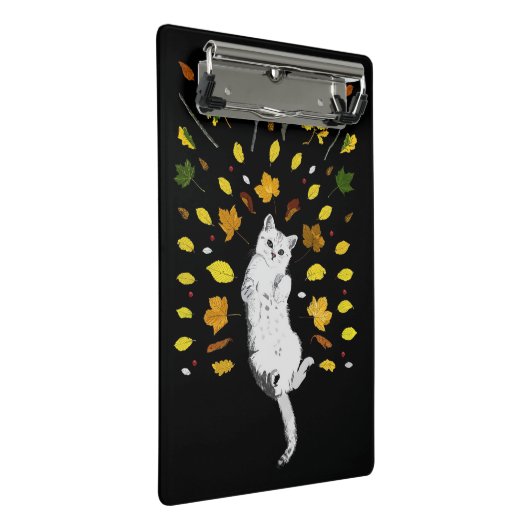 Witte kat met herfstbladeren mini klembord (Schuin)